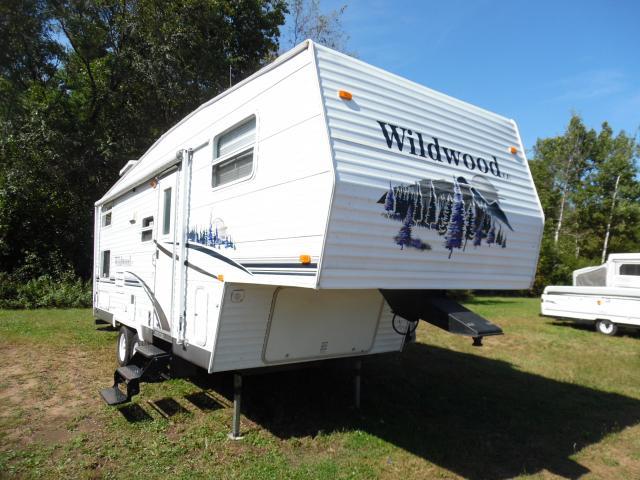 2006 Forest River Wildwood 24BHBS
