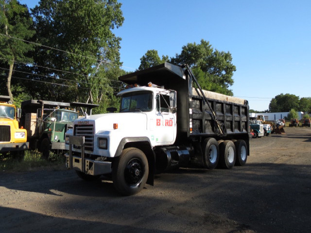 2000 Mack Rd688s  Dump Truck