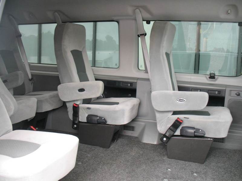 2013 Ford E-Series Wagon  Passenger Van