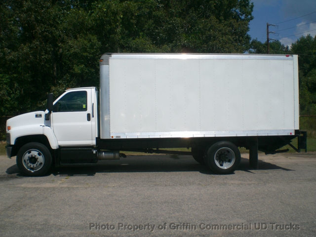 2005 Chevrolet Non Cdl Under 26k Gvw Derated C7500 34k   Box Truck - Straight Truck