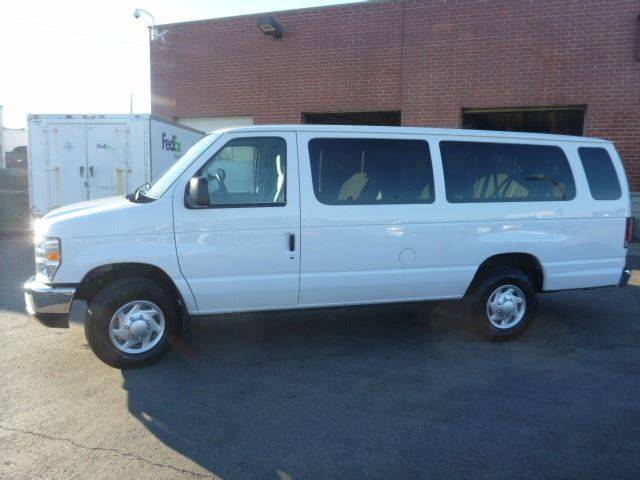 2011 Ford E-Series Wagon  Passenger Van