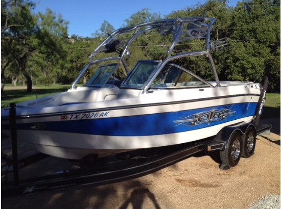 2007 CORRECT CRAFT Super Air Nautique 220 Team Edition