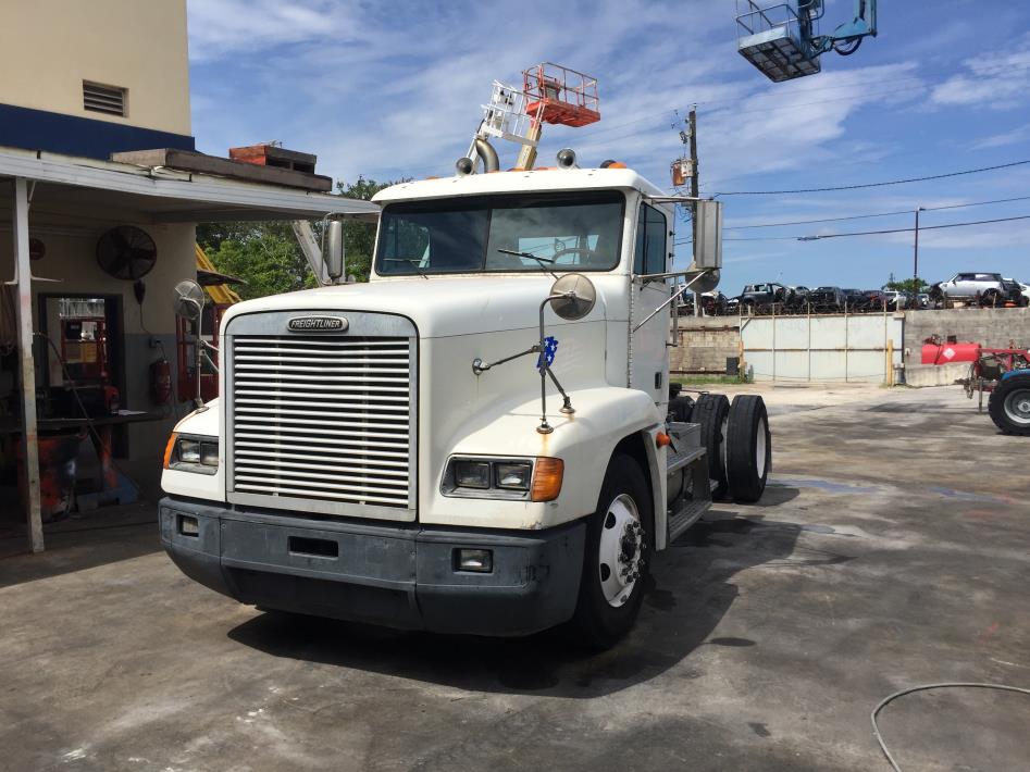 1999 Freightliner Fld120  Conventional - Day Cab
