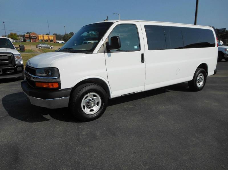 2014 Chevrolet Express  3500 3  Passenger Van