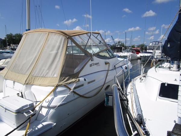 1998 Cruisers Yachts 3075 Rogue