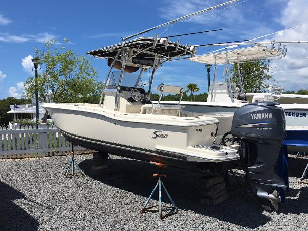 2003 Scout Boats 23 CENTER CONSOLE