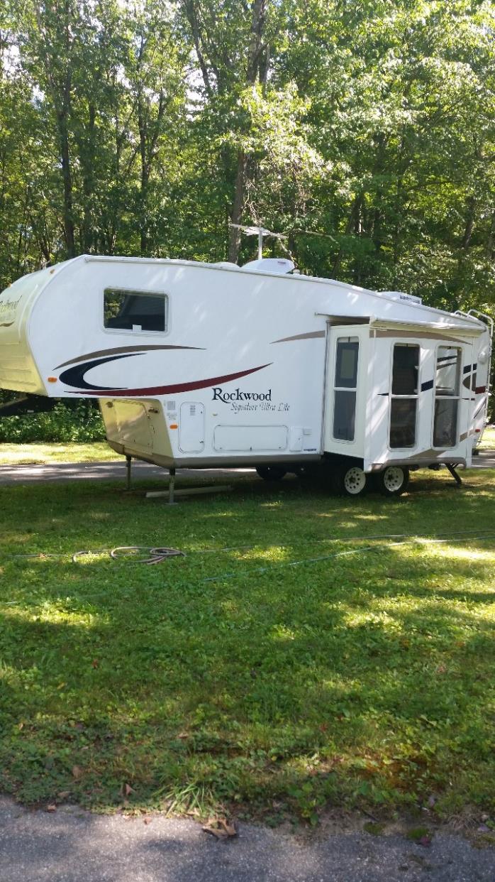 2007 Forest River ROCKWOOD SIGNATURE 8281WS