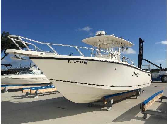 2006 Mako 284