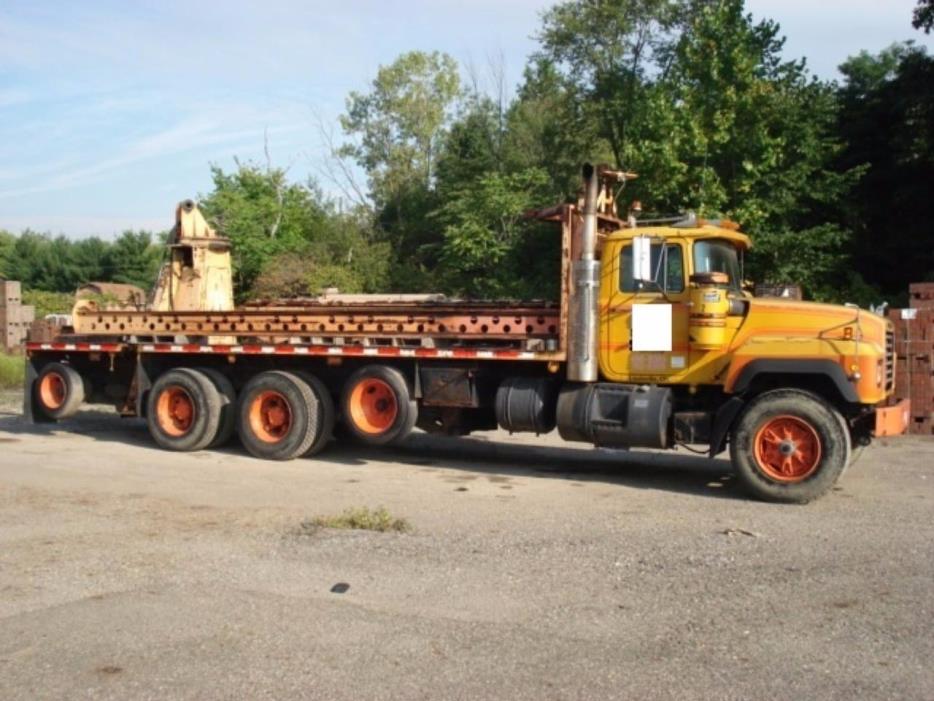 1993 Mack Rd688s  Crane Truck