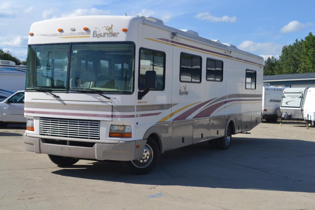 2002 Fleetwood BOUNDER 34D