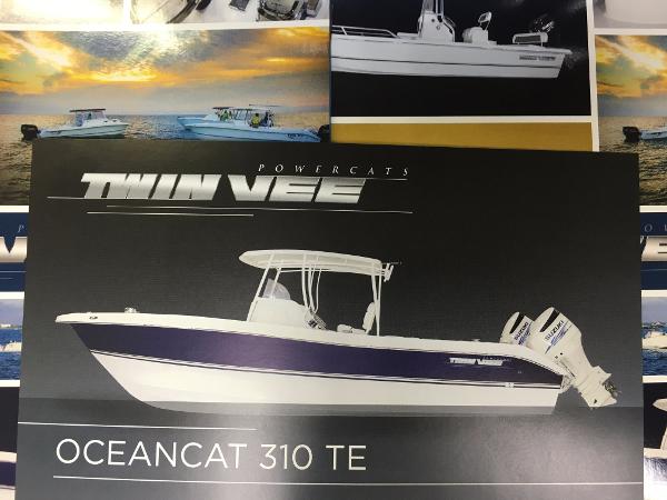 2017 Twin Vee Powercats 31' Ocean Cat