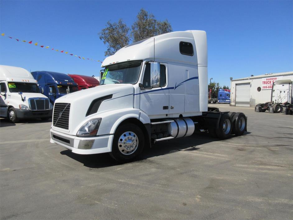 2009 Volvo Vnl64t670  Conventional - Sleeper Truck