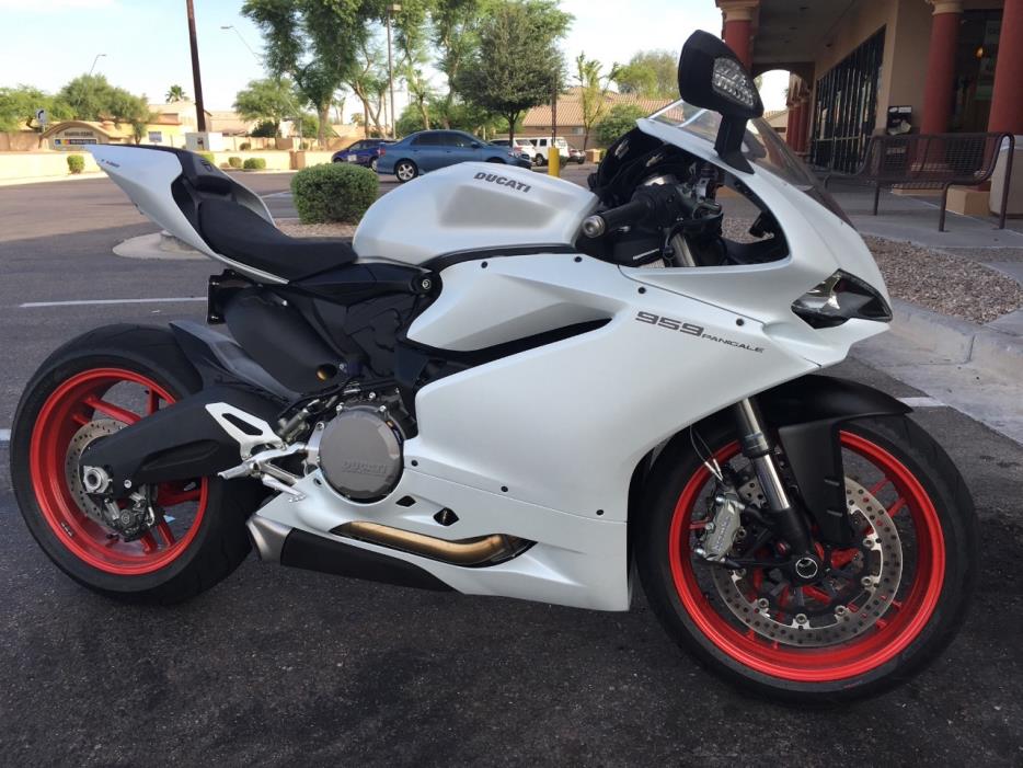 2016 Ducati SUPERBIKE 959 PANIGALE