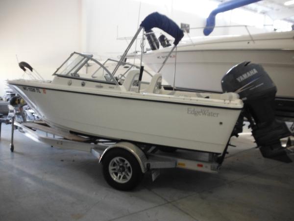 2011 Edgewater 188 Dual Console