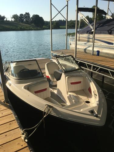 2008 Regal 1900 Runabout / BowRider