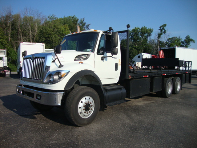 2009 International Workstar 7600  Flatbed Truck