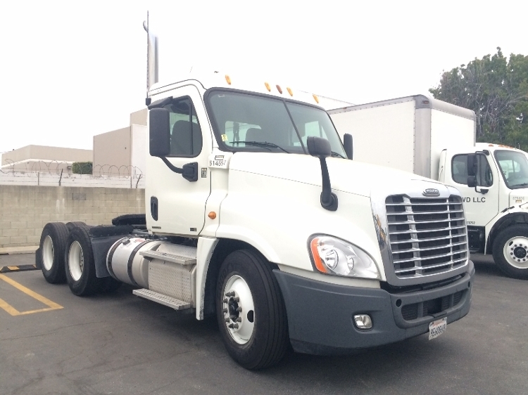 2012 Freightliner Cascadia  Conventional - Day Cab