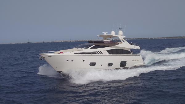2012 Ferretti Yachts 800