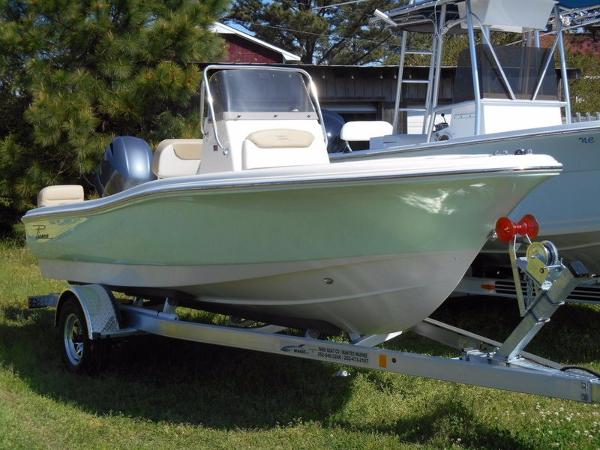 2016 PIONEER BOATS Islander 180