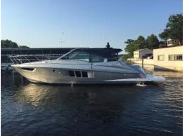 2015 Cruisers Yachts 45 Cantius with Warranty!