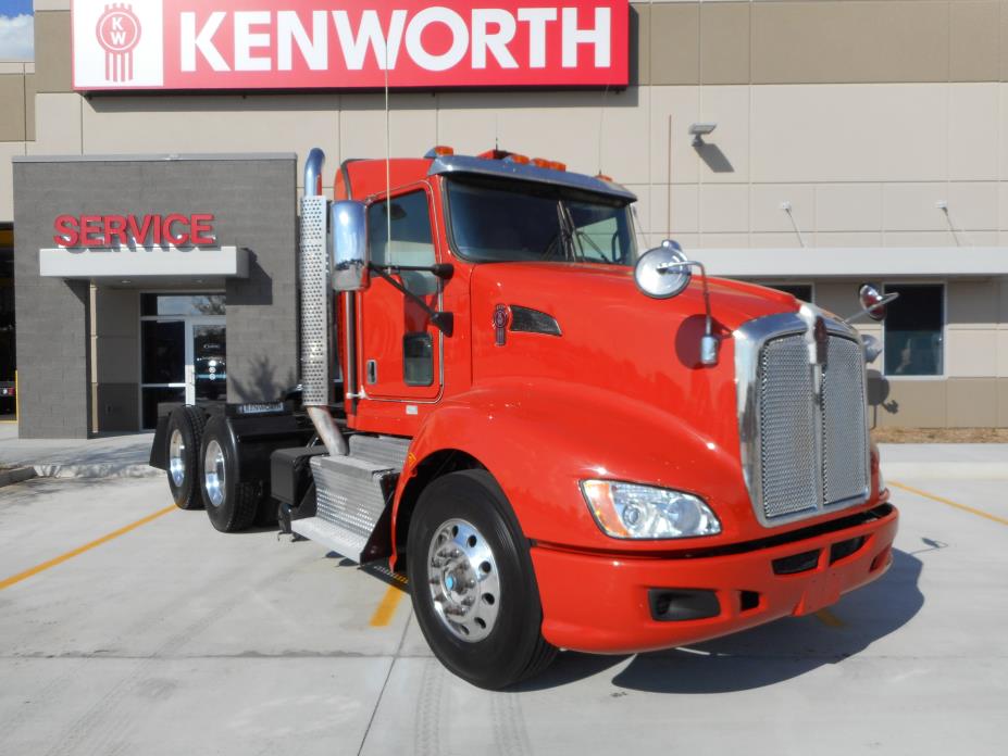 2013 Kenworth T660  Conventional - Day Cab