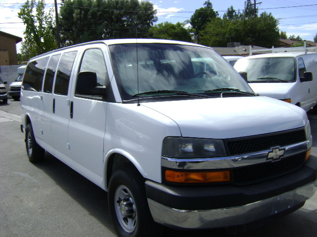 2009 Chevrolet Express  Bus