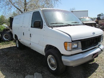 2000 Ford E350  Salvage Truck