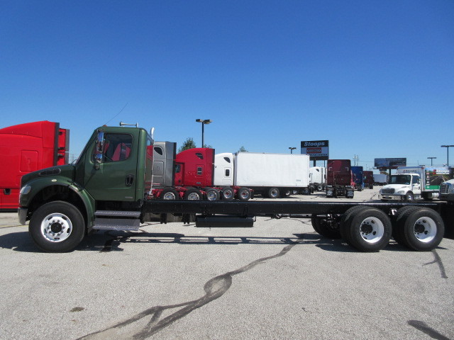 2006 Freightliner M2106  Cab Chassis