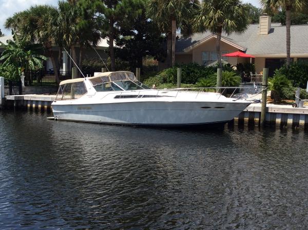 1989 Sea Ray 390 Express Cruiser