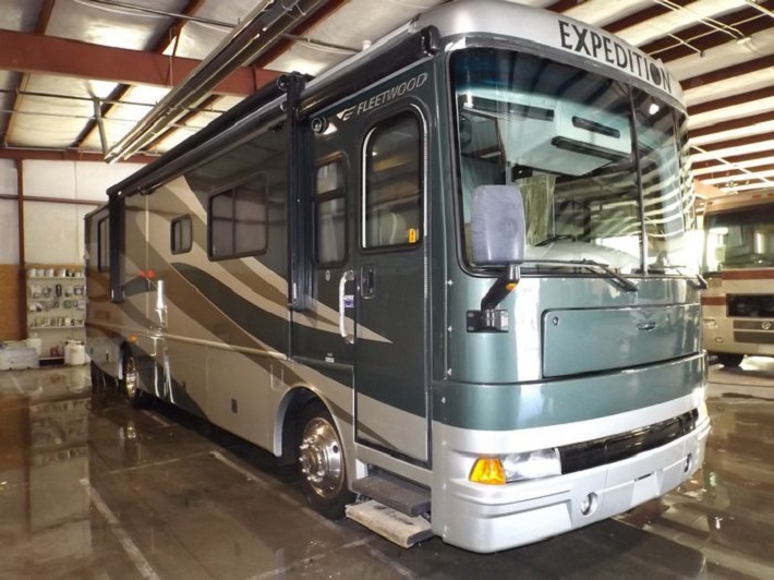 2005 Fleetwood EXPEDITION 34H
