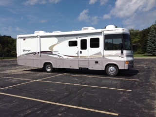 2006 Winnebago VOYAGE 33V