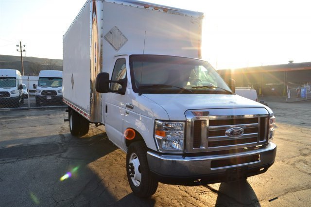 2014 Ford Econoline Commercial Cutaway  Cutaway-Cube Van