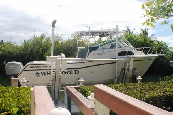 2001 Grady-White Marlin 300