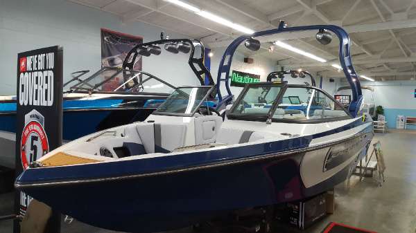 2017 Nautique Super Air 210