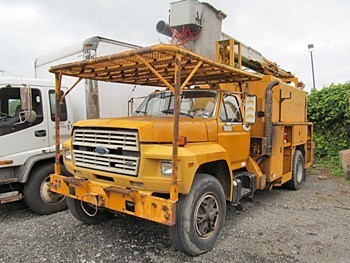 1990 Ford F800  Salvage Truck