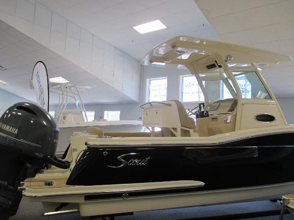 2017 Scout Boats 255 LXF