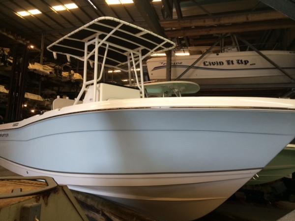 2017 Clearwater 2200 WI Center Console