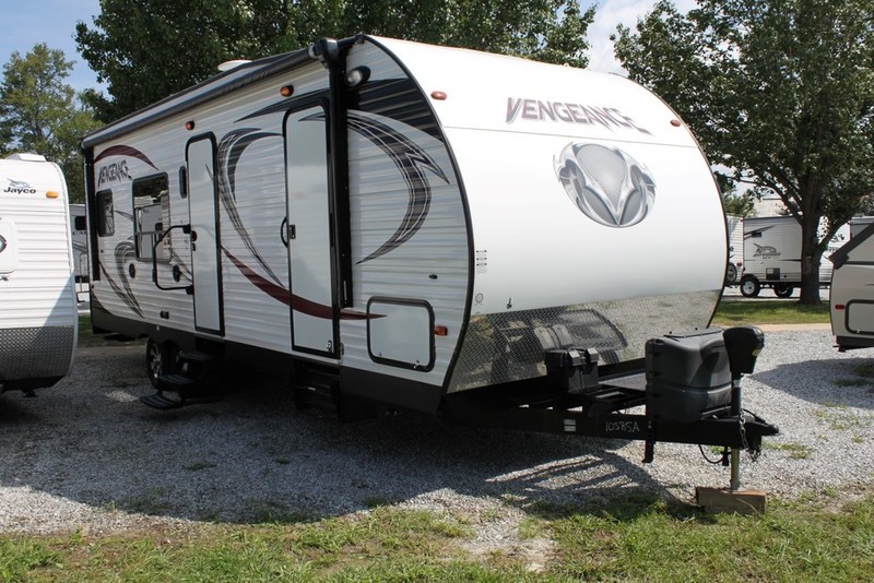 2013 Forest River Cherokee VENGEANCE 25V