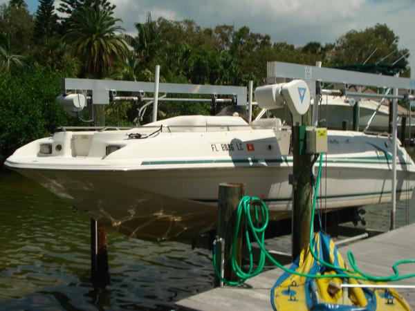 1999 Sea Ray 240 Sundeck