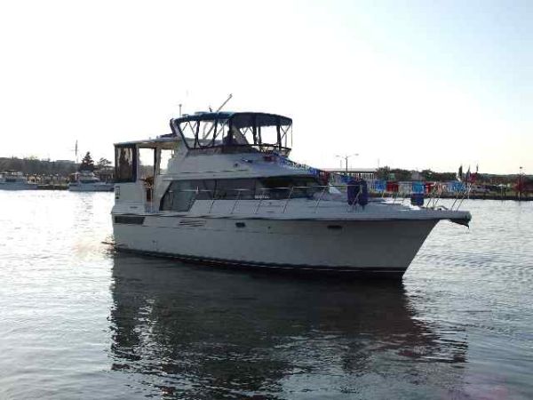 1995 Carver 440 Aft Cabin Motor Yacht