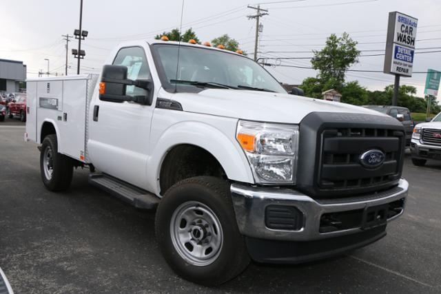 2016 Ford Super Duty F-350 Srw  Contractor Truck