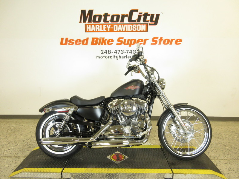 2016 Harley-Davidson XL1200V - Sportster Seventy-Two