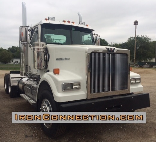 2016 Western Star 4900  Conventional - Day Cab