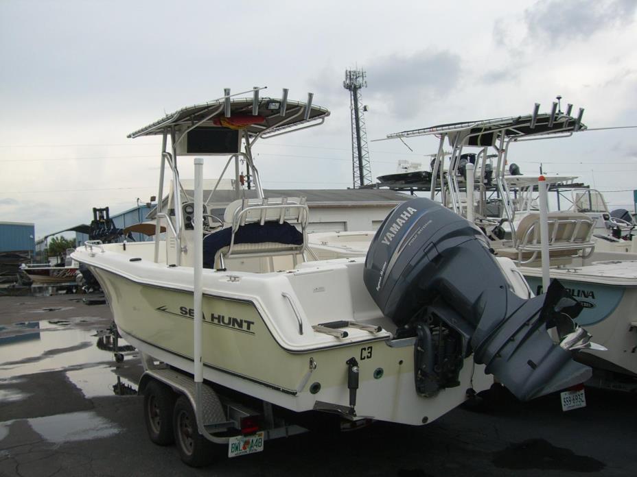 2005 Sea Hunt 232 TRITON