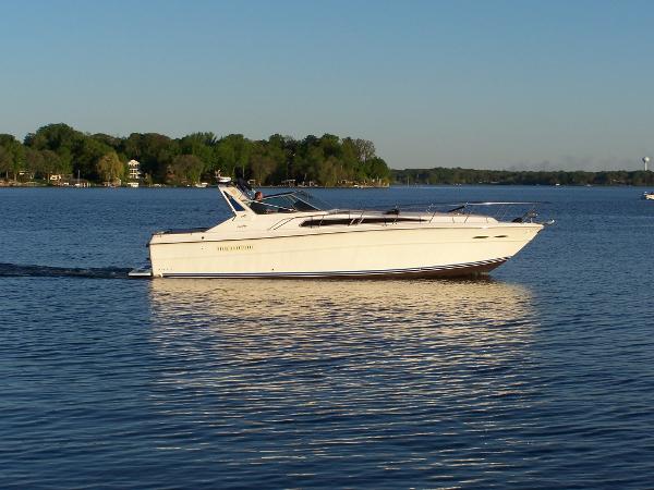 1988 Sea Ray 390 Express Cruiser