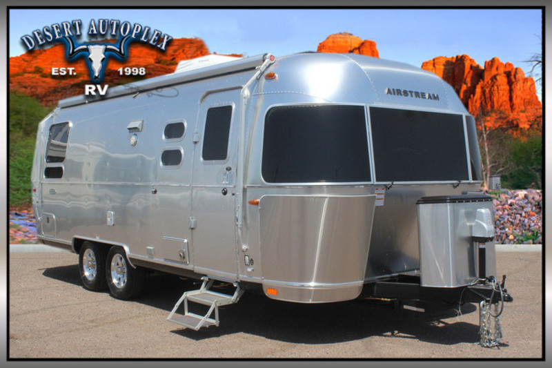 2017 Airstream 25 Flying Cloud Travel Trailer Twin Beds