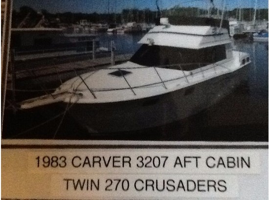 1983 Carver 3207 Aftcabin