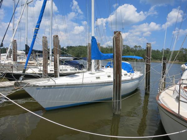 1985 Hunter 34