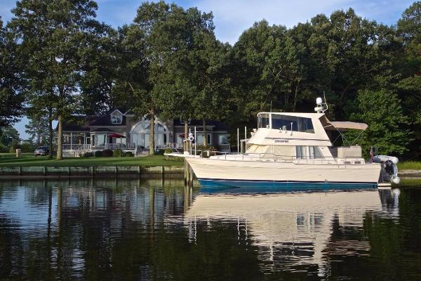 2006 Mainship 43 Trawler Aft Cabin