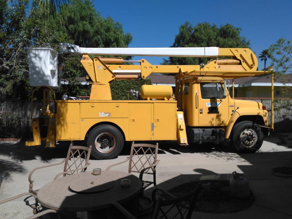 1984 International 1700  Bucket Truck - Boom Truck